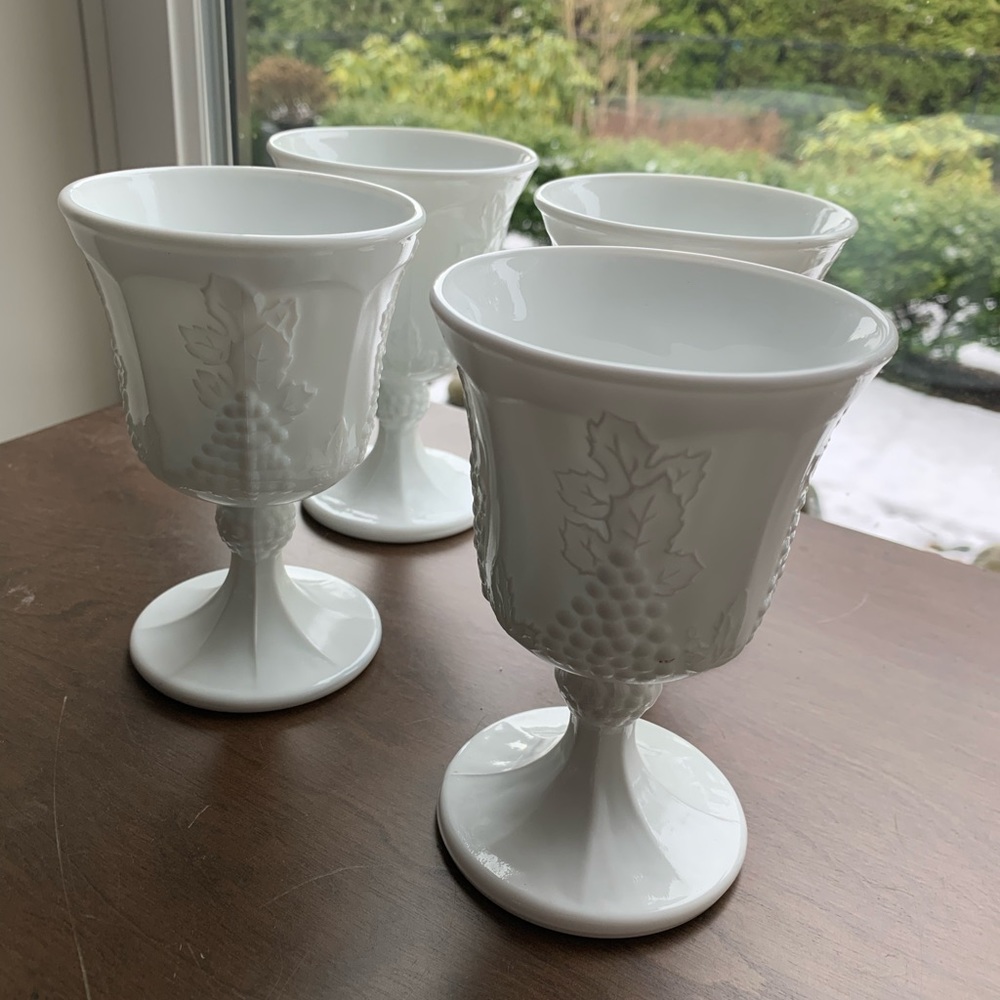 4 milk glass goblets